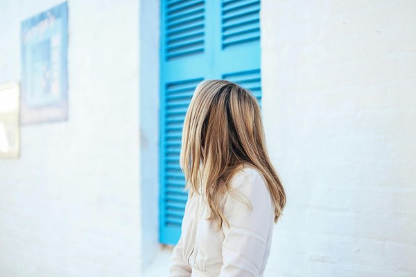 Elevate Your Wardrobe: Mastering Oversized Outerwear in the UK for a Stylishly Balanced Ensemble